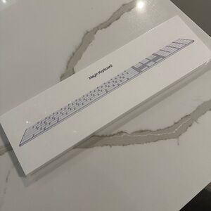 NWT - Apple Magic Keyboard Fullsize with Numeric Keypad